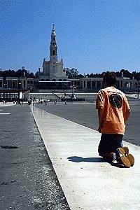 Peter begins his pilgrimage in Fatima.